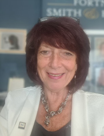 Teresa Noel, Director